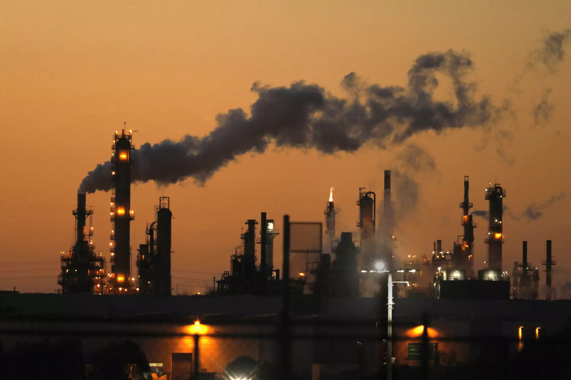 The Phillips 66 refinery in Wilmington is due to close by year’s end.(Carolyn Cole / Los Angeles Times)